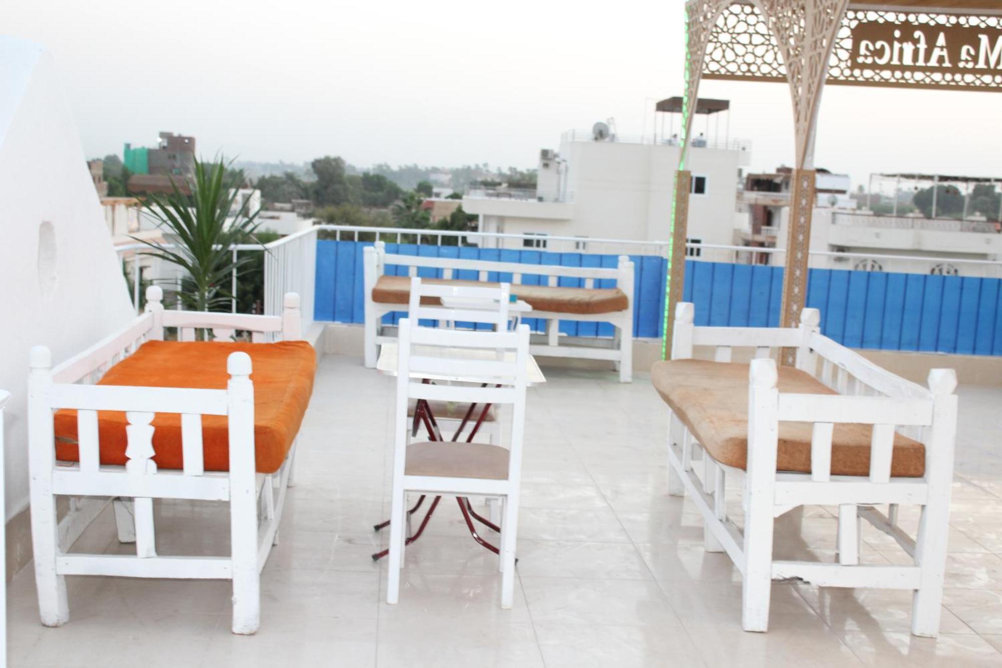 Mama Africa Luxor Aparthotel Exteriör bild